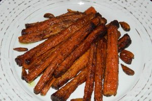 Morcovi caramelizati la cuptor