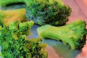 Salau cu broccoli si ciuperci