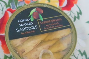 Salata cu sardine afumate, mar si portocala