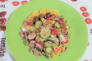 Salata cu sardine afumate, mar si portocala
