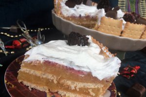 Desert tort cu crema de mere si frisca