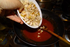 Linguini cu sos si pui