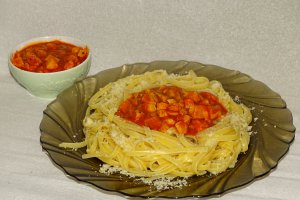 Linguini cu sos si pui