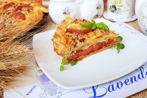 Aperitiv tarta cu salam