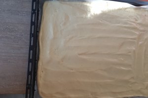 Desert rulada cu crema de ciocolata