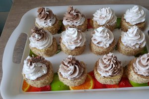 Desert rulada cu crema de ciocolata