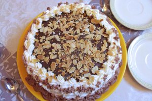 Desert tort cu trandafiri si spice