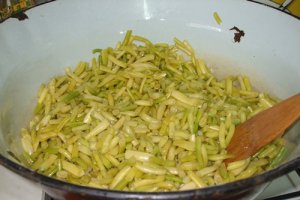 Fasole galbena la borcan