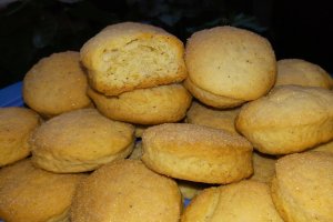 Desert biscuiti de post cu anason si vin alb