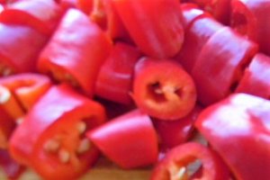 Salata cu ton, rucola, varza rosie si masline