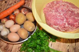 Chiftele din carne si legume, preparate la cuptor