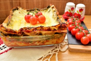 Lasagna cu spanac si branzeturi