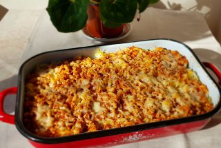 Paste cu carne tocata de porc, la cuptor