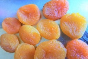 Desert chec cu fructe, nuci si cardamom - la masina de paine
