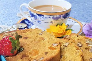 Desert chec cu fructe, nuci si cardamom - la masina de paine