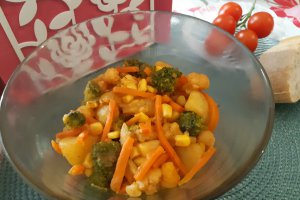 Mancare de cartofi si legume
