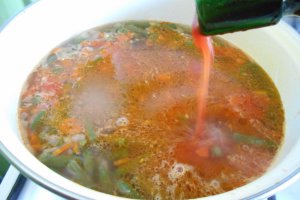 Ciorba de fasole verde, cu rosii
