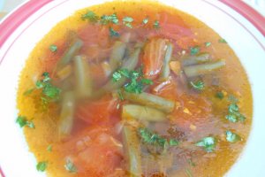 Ciorba de fasole verde, cu rosii