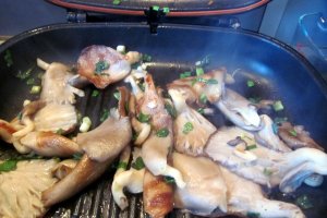 Ciuperci pleurotus fripte cu chives