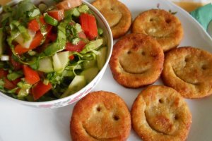 Placintele Smiley de cartofi, de post