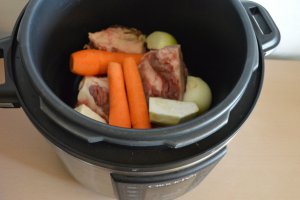 Supa de vitel la Multicooker-ul Crock-Pot Express cu gatire sub presiune