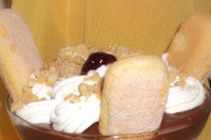 Desert cu frisca, mascarpone si ciocolata