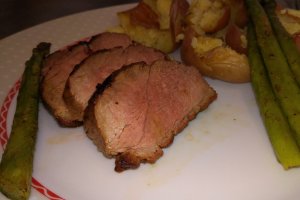 Piept de rata cu cartofi si sparanghel