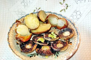Cartofi, ceapa si ciuperci coapte in jar