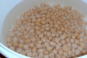 Humus cu ardei copti