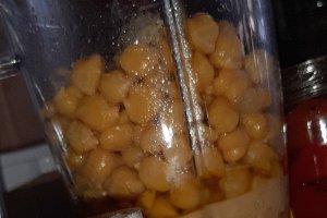 Humus cu ardei copti