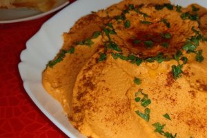 Humus cu ardei copti