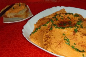 Humus cu ardei copti