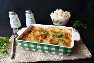 Piept de curcan cu ciuperci si bacon, gratinat