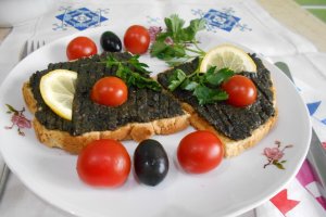 Pasta de post, din masline negre