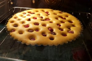 Desert tarta cu fructe de padure