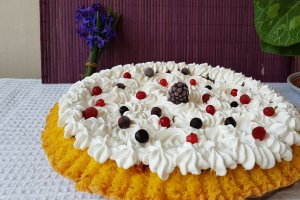 Desert tarta cu fructe de padure