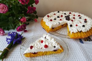 Desert tarta cu fructe de padure