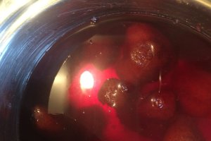Desert budinca din perle de tapioca cu dulceata de capsuni