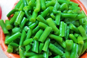 Pulpe de pui cu cartofi si fasole verde - la cuptor