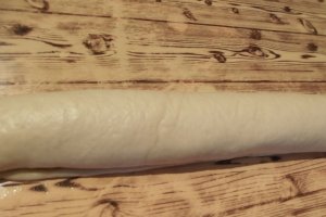 Desert rulouri de post cu arome de scortisoara si cocos