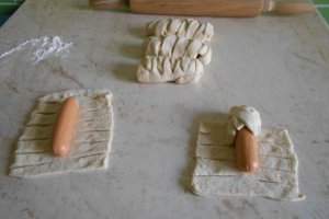 Crenvursti in aluat, la cuptor