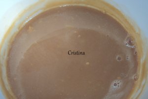 Desert vafe cu banane si sos de caramel