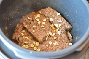 Vita Angus in sos de ceapa si ardei la Multicooker-ul Crock-Pot Express cu gatire sub presiune