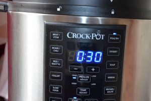 Rulada din piept de curcan, cu bacon si ciuperci, la Multicooker Crock-Pot Express cu gatire sub presiune