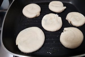 Aperitiv placinte cu branza si spanac