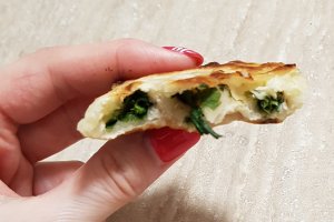 Aperitiv placinte cu branza si spanac