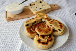 Aperitiv placinte cu branza si spanac