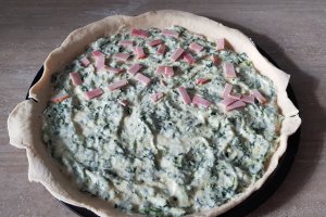 Pizza cu spanac si sos Alfredo