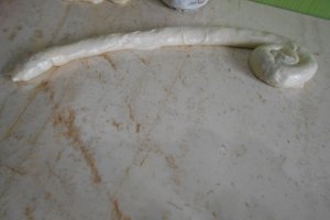 Placinte basarabene (foioase) de post, cu cartofi, ceapa verde si marar