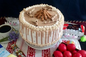 Desert tort cu mousse de cafea si napolitane